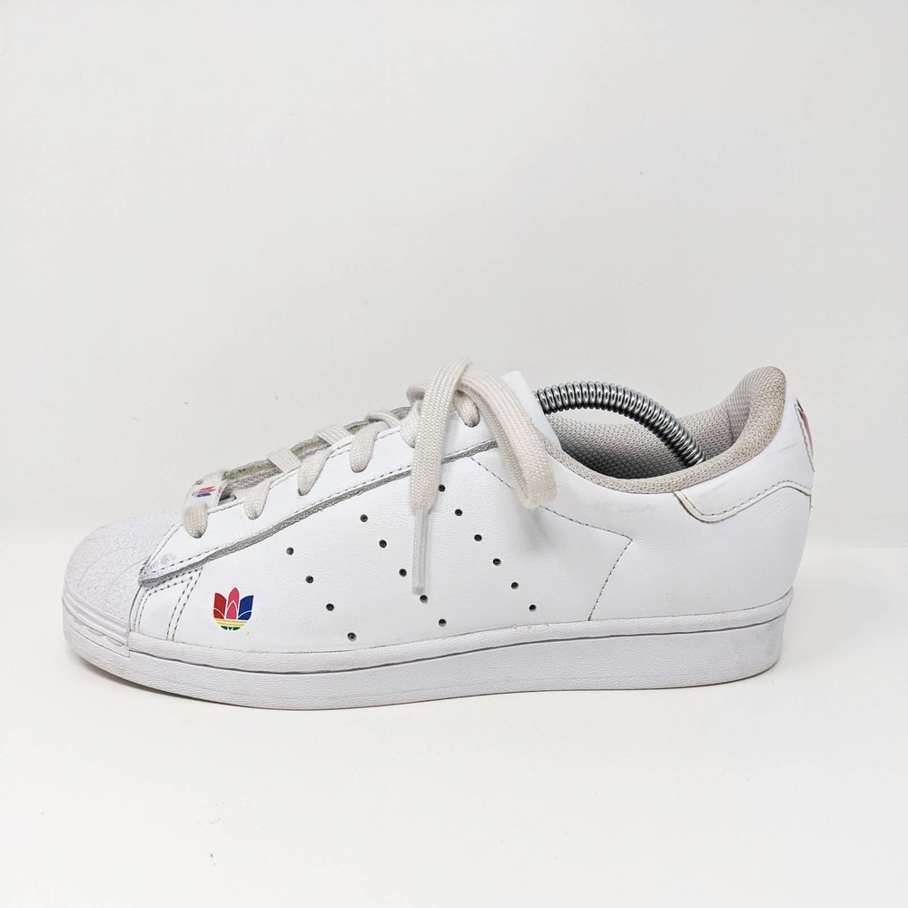 Adidas Womens 7 Mens 6 SuperStar Pure White Rainbow Low Top Lace Up Sneakers